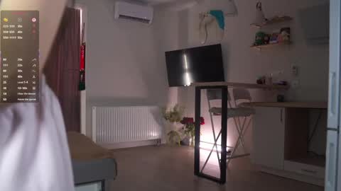 Mira online show from 05/08/26, 02:11