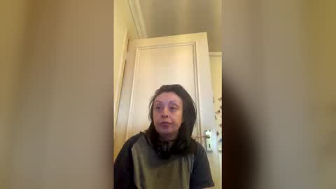 Snapshot of mindyourbusiness123 chatting on 04/04/26, 01:19 please subscribe to my fansly please no video or photos must be recorded or re sold online show from 04/04/26, 01:19