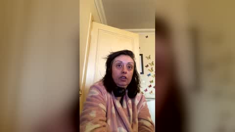 Snapshot of mindyourbusiness123 chatting on 04/06/26, 01:01 please subscribe to my fansly please no video or photos must be recorded or re sold online show from 04/06/26, 01:01