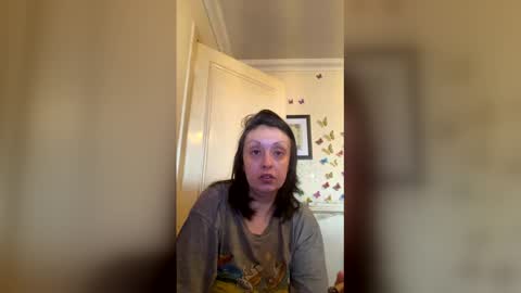 Snapshot of mindyourbusiness123 chatting on 04/13/26, 11:37 please subscribe to my fansly please no video or photos must be recorded or re sold online show from 04/13/26, 11:37