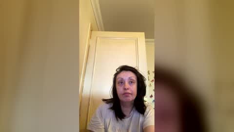 Snapshot of mindyourbusiness123 chatting on 04/18/26, 02:21 please subscribe to my fansly please no video or photos must be recorded or re sold online show from 04/18/26, 02:21