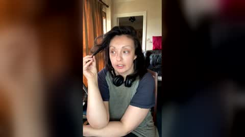 Snapshot of mindyourbusiness123 chatting on 05/02/26, 01:27 please subscribe to my fansly please no video or photos must be recorded or re sold online show from 05/02/26, 01:27