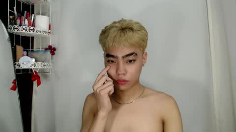 mingkla_man online show from 04/14/26, 02:17