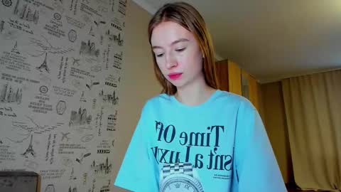 Snapshot of minidiva_ chatting on 01/11/26, 12:43 Amelia online show from 01/11/26, 12:43