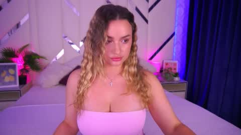 minifox_ online show from 10/12/25, 07:07