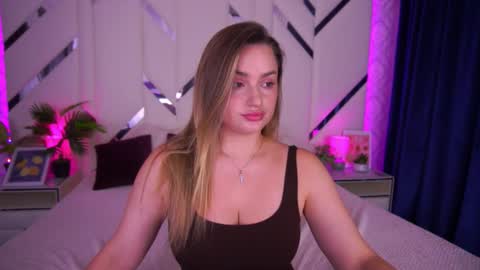 minifox_ online show from 10/17/25, 07:55