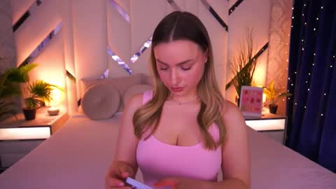 minifox_ online show from 02/24/26, 08:23