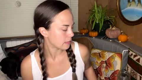 minimaggie online show from 11/09/25, 12:20