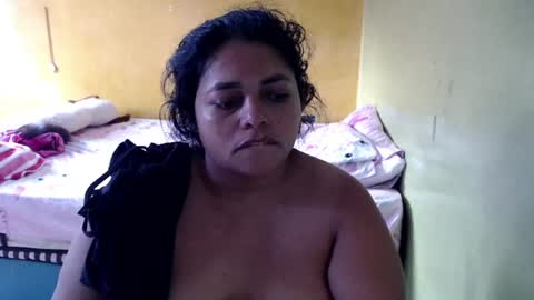Snapshot of minnie_bbw69 chatting on 06/15/26, 12:29 Andrea online show from 06/15/26, 12:29