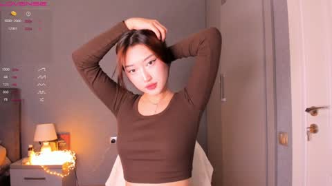 minnie_jin online show from 01/21/25, 01:43
