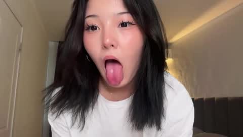 Snapshot of minnie_joy_ chatting on 05/09/26, 12:32 Joy online show from 05/09/26, 12:32