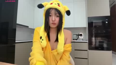Snapshot of minnie_joy_ chatting on 07/23/26, 12:25 Joy online show from 07/23/26, 12:25