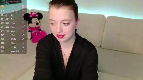 Snapshot of minnie_mouse_18 chatting on 03/21/26, 07:39 Emmy online show from 03/21/26, 07:39