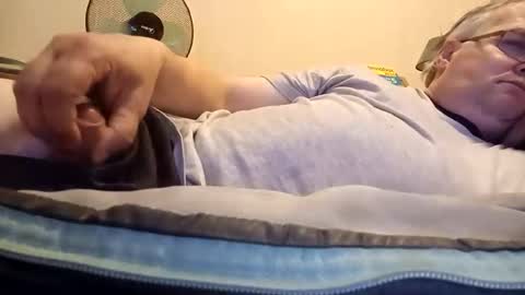 Snapshot of minos60200 chatting on 10/28/25, 08:00 Stephano online show from 10/28/25, 08:00