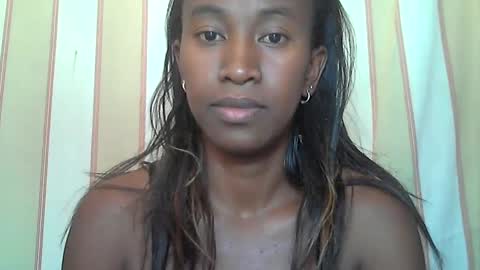 minouch211907 online show from 01/24/25, 11:04