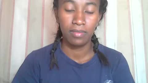 minouch211907 online show from 01/12/26, 08:41