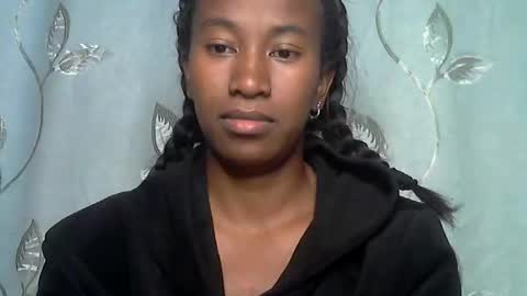 minouch211907 online show from 04/16/26, 07:36