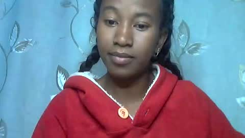 minouch211907 online show from 04/19/26, 01:27