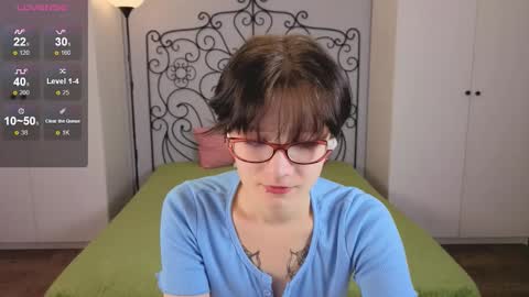 Olivia online show from 09/23/25, 03:59