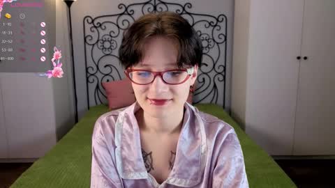 Olivia online show from 09/27/25, 04:12