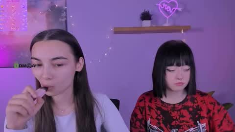 Darling Mira online show from 12/18/25, 08:04