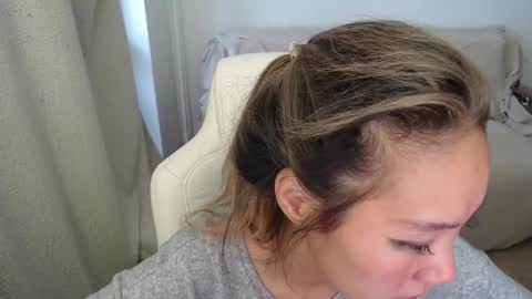 mira_g online show from 09/16/25, 12:28