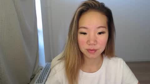 mira_g online show from 10/17/25, 09:01