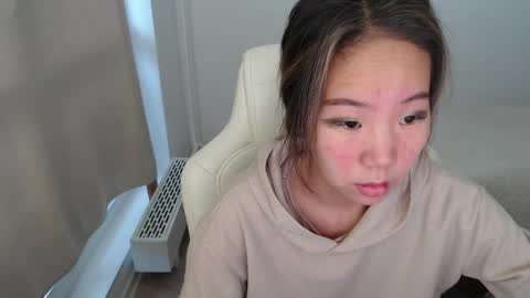 mira_g online show from 11/18/25, 09:14