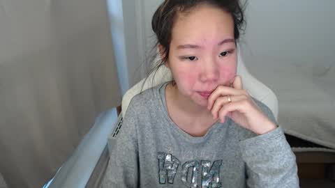 mira_g online show from 11/28/25, 07:33