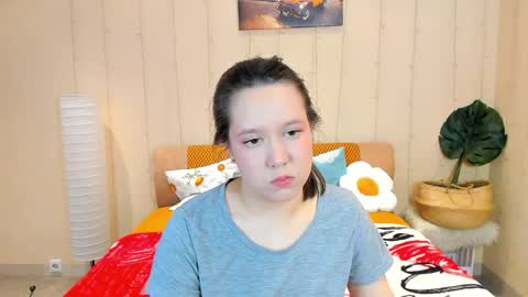 Mira online show from 04/12/26, 02:27