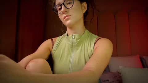 Snapshot of mira_kraviz chatting on 07/26/26, 06:37 Mira online show from 07/26/26, 06:37