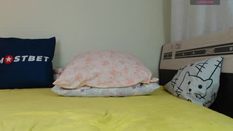 mira_one_ online show from 12/05/24, 02:11