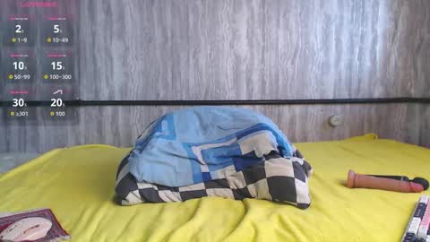 mira_one_ online show from 09/26/25, 09:24