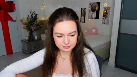 Emma online show from 02/13/25, 04:17