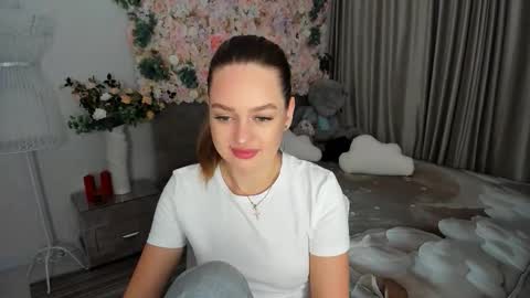 Emma online show from 10/15/25, 07:14