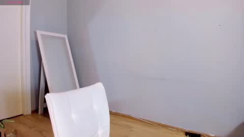 Meera online show from 02/12/25, 01:37