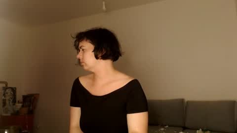 Meera online show from 06/13/26, 09:35