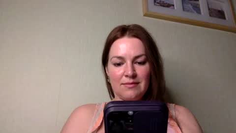 Snapshot of miraluxe chatting on 07/11/26, 08:00 miraluxe online show from 07/11/26, 08:00