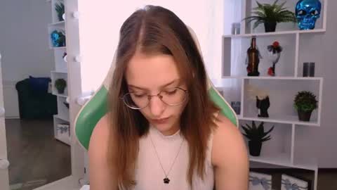 Snapshot of miranda__low chatting on 07/14/26, 05:45 Miranda online show from 07/14/26, 05:45