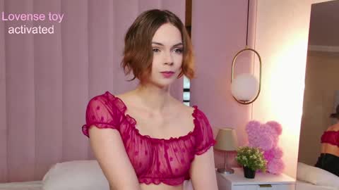 Snapshot of miranda_kery chatting on 05/30/26, 06:43 Mira online show from 05/30/26, 06:43