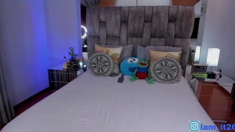 Snapshot of mirandacollins_ chatting on 02/09/25, 02:17 Miranda online show from 02/09/25, 02:17