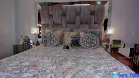 Snapshot of mirandacollins_ chatting on 09/15/25, 11:49 Miranda online show from 09/15/25, 11:49