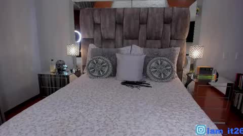 Snapshot of mirandacollins_ chatting on 10/01/25, 11:55 Miranda online show from 10/01/25, 11:55