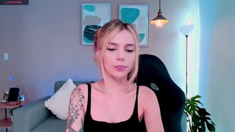 Snapshot of mirandashaw chatting on 01/13/25, 08:48 Miranda Shaw online show from 01/13/25, 08:48