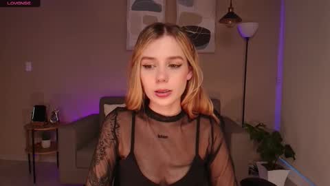 Snapshot of mirandashaw chatting on 02/23/25, 11:14 Miranda Shaw online show from 02/23/25, 11:14