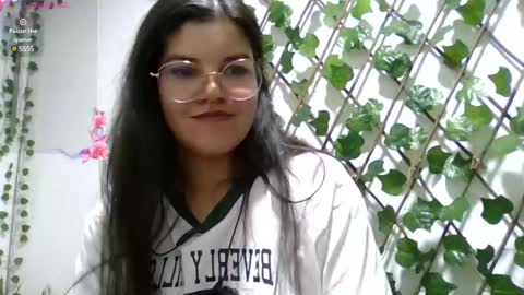 Snapshot of mirandavila chatting on 03/08/25, 03:50 online show from 03/08/25, 03:50