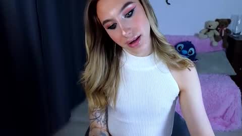 Snapshot of miraraid chatting on 11/14/25, 11:02 miraraid online show from 11/14/25, 11:02