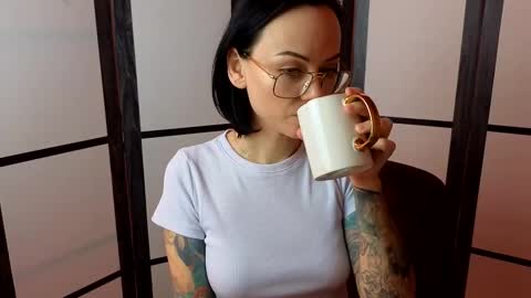 Mira online show from 02/10/25, 01:33