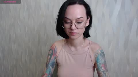 Mira online show from 02/11/25, 06:22