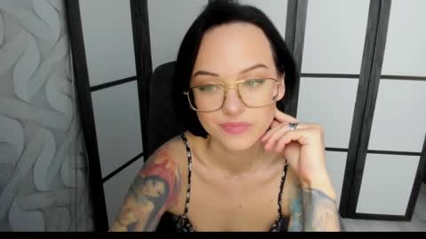 Mira online show from 03/11/25, 02:32